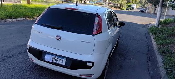 FIAT PUNTO 1.4 ATTRACTIVE 8V FLEX 4P MANUAL FIAT PUNTO 1.4 ATTRACTIVE 8V FLEX 4P MANUAL